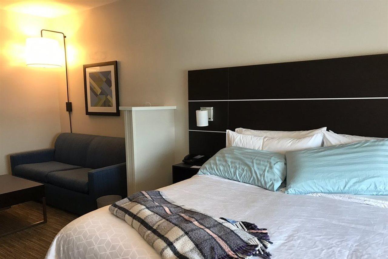 Ramada By Wyndham Santa Fe Hotel Екстериор снимка