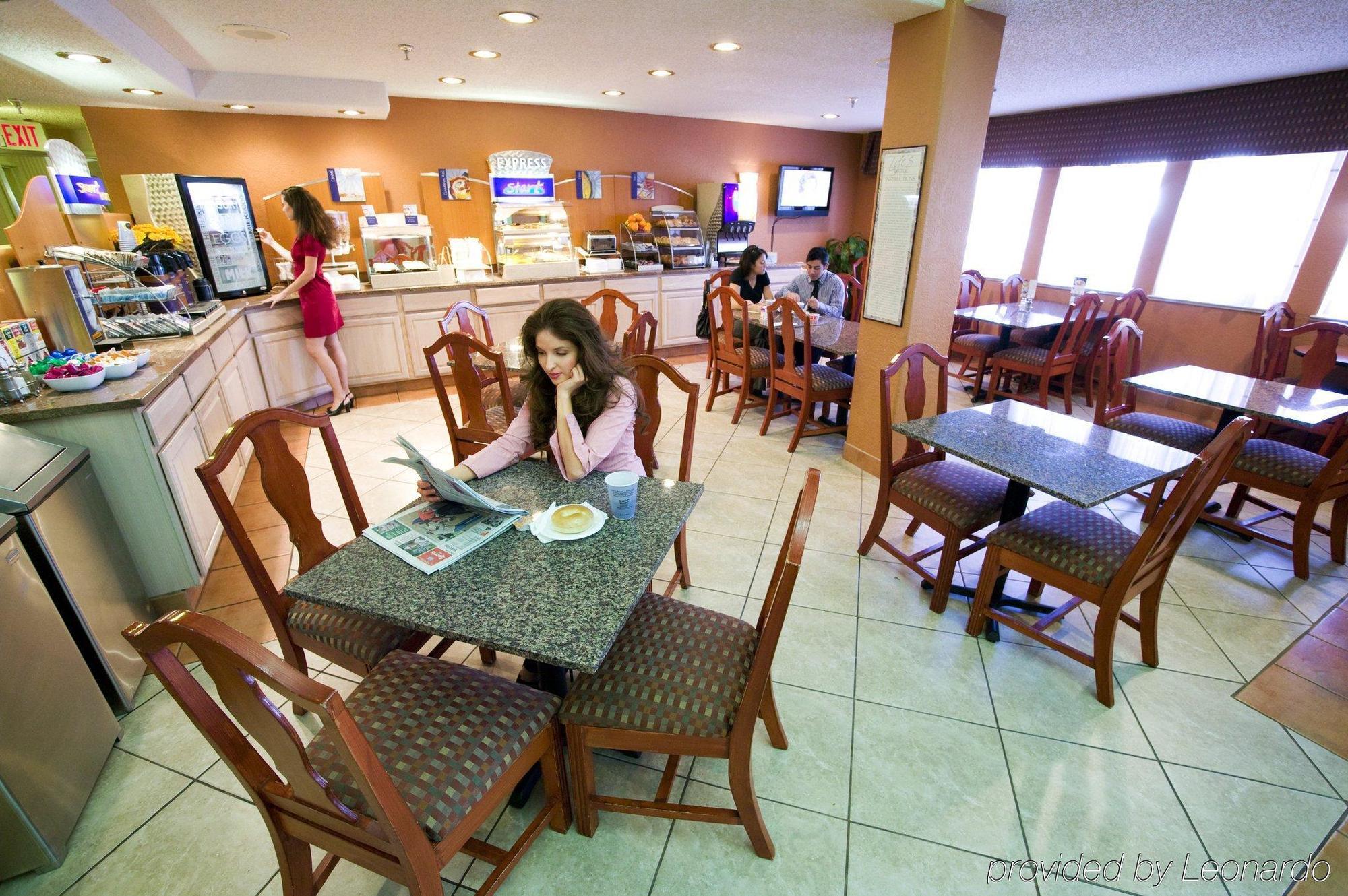 Ramada By Wyndham Santa Fe Hotel Ресторант снимка